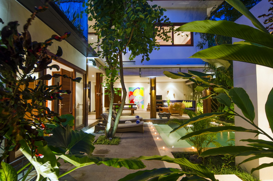 http://www.myvillamanagement.com/wp-content/uploads/2017/05/Siang-3-bedrooms-luxury-villa-resize-Umalas-Bali-1.jpg