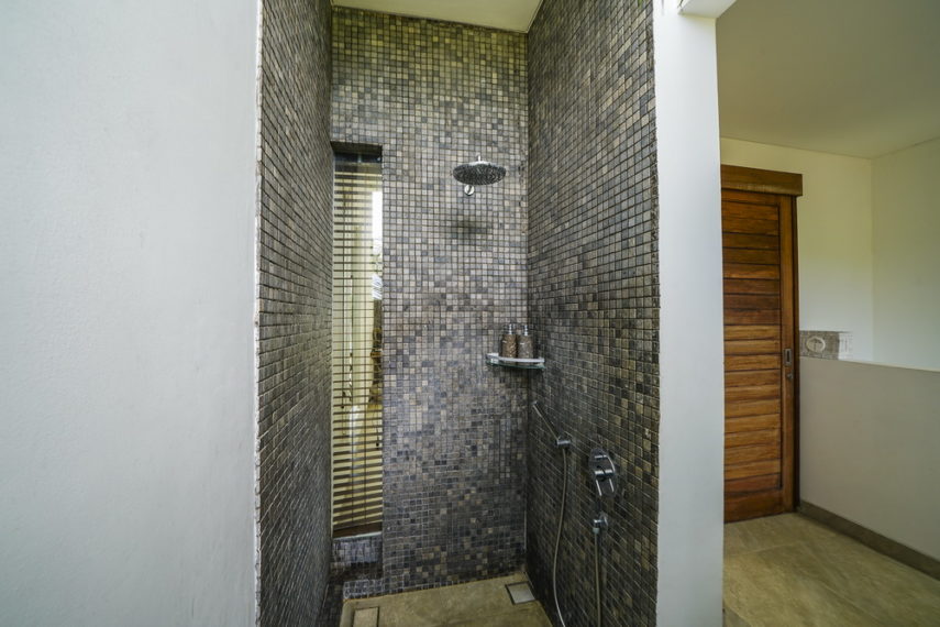 Bathroom1(2)